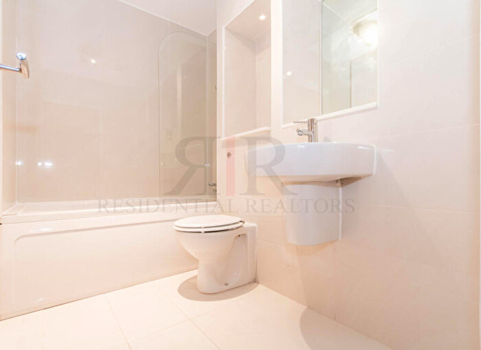 2 Bedroom Apartment To Rent In Wharf Lane, London, E14