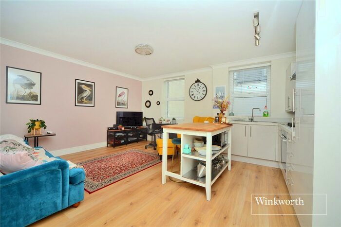 1 Bedroom Flat To Rent In High Street, Ewell, Epsom, Surrey, KT17