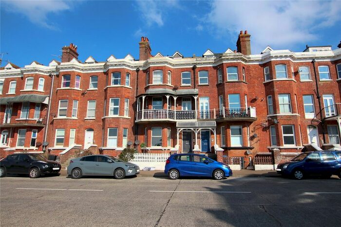1 Bedroom Flat To Rent In South Terrace, Littlehampton, West Sussex, BN17