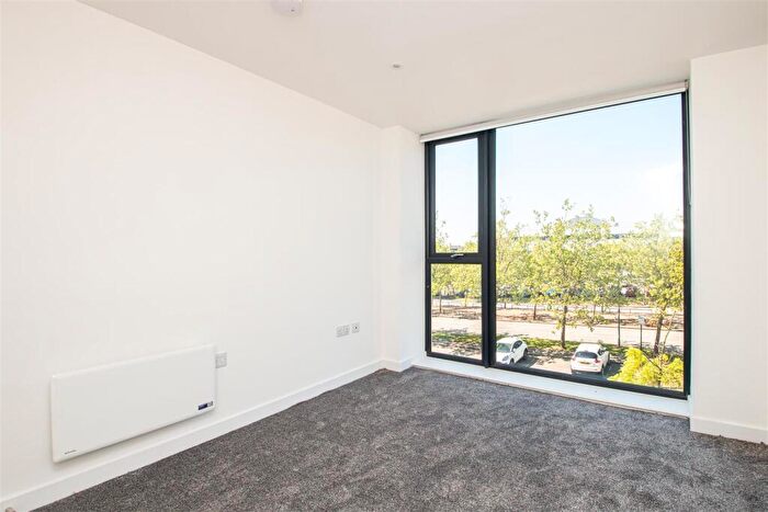 2 Bedroom Apartment To Rent In One Month Rent Free - Buckingham Court, Milton Keynes, MK9