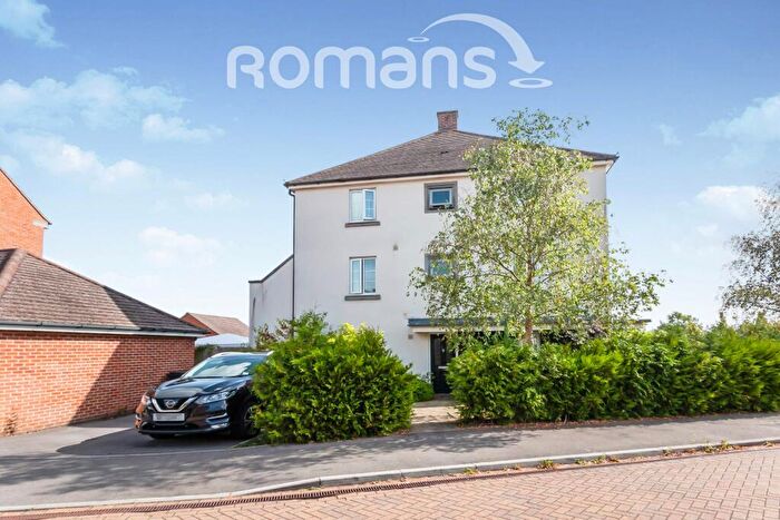 4 Bedroom Semi-Detached House To Rent In Ilsley Road, Ilsley Road, Basingstoke, RG24