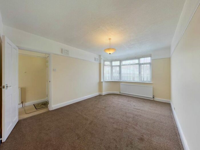 5 Bedroom Property To Rent In Brook Lane, Bexley, Kent, DA5