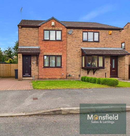 3 Bedroom Semi-Detached House For Sale In Lime Avenue, Sutton-in-ashfield, NG17