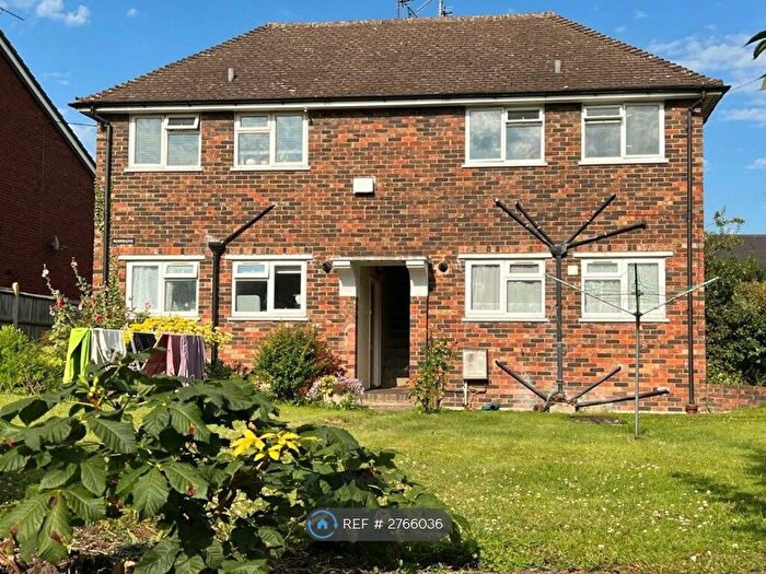 1 Bedroom Flat To Rent In Rose Bank, Sevenoaks, TN13