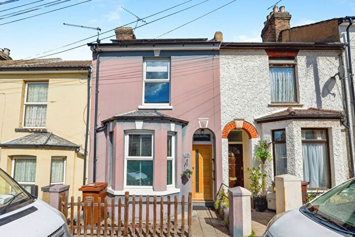 3 Bedroom Terraced House For Sale In Clive Road, Rochester, Kent, ME1