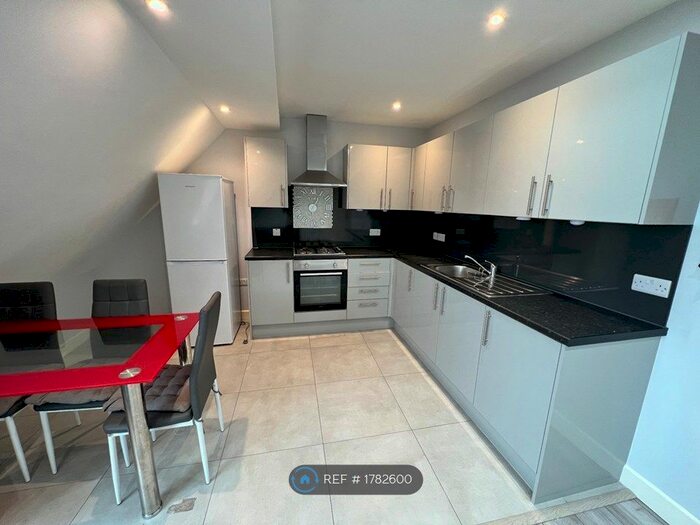 2 Bedroom Flat To Rent In Northolt Road, Harrow, HA2