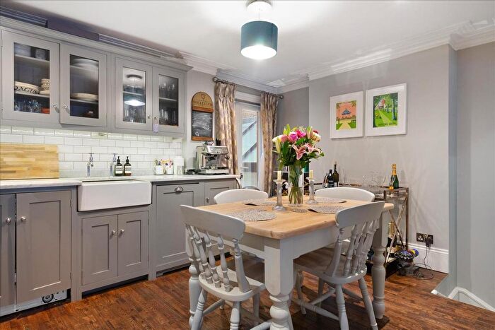 2 Bedroom Flat For Sale In Fulham Park Gardens, Fulham, London, SW6