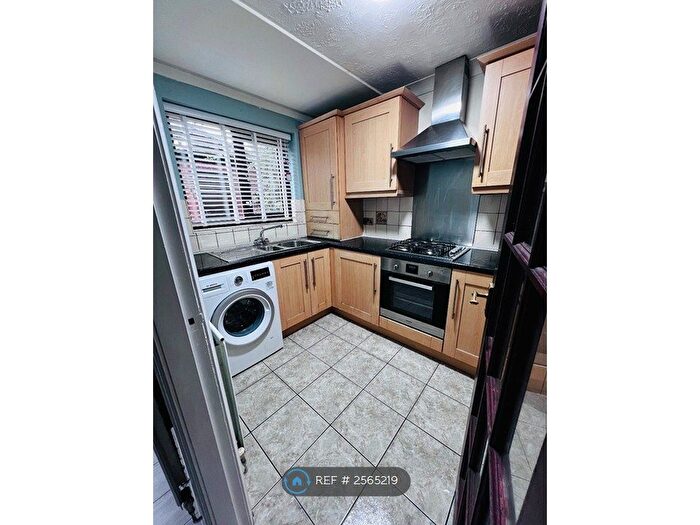2 Bedroom End Of Terrace House To Rent In Dobbinetts Lane, Manchester, M23