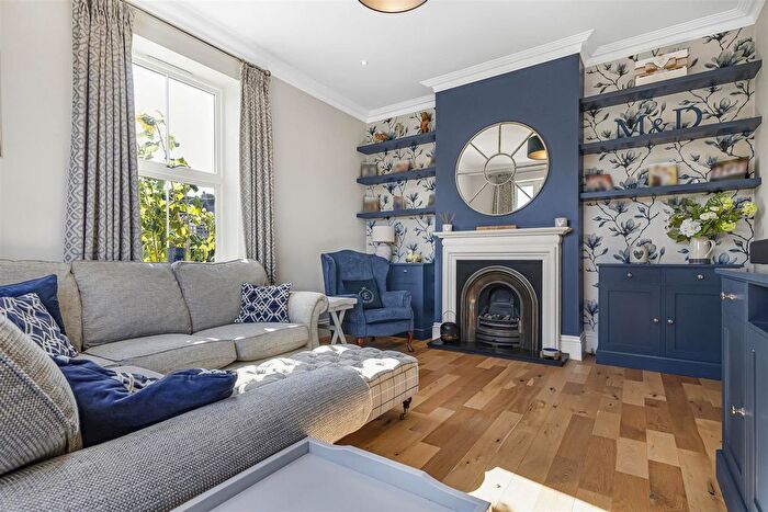 3 Bedroom Semi-Detached House For Sale In Greatness Mill Court, Sevenoaks, TN14