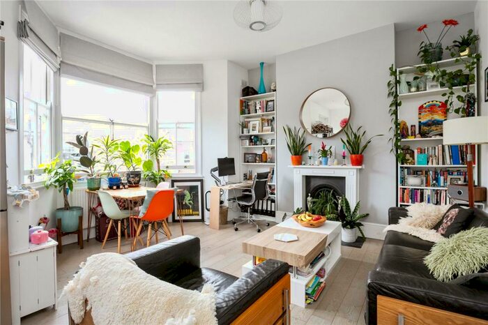 2 Bedroom Apartment To Rent In Ickburgh Road, London, United Kingdom, E5