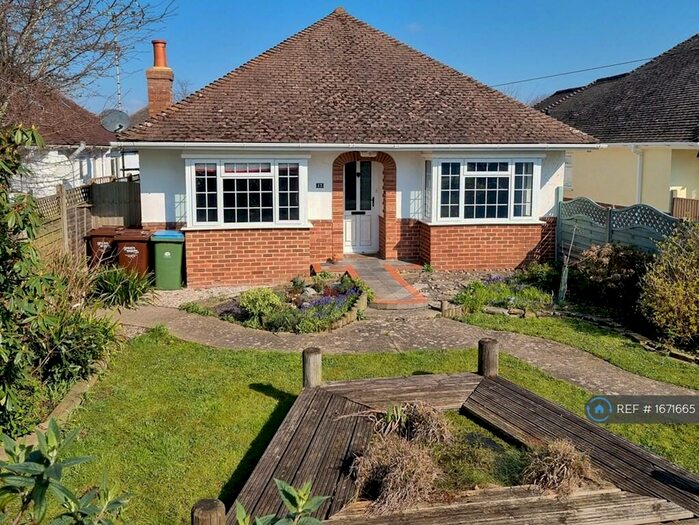 3 Bedroom Detached House To Rent In St Marys Drive, East Preston, BN16