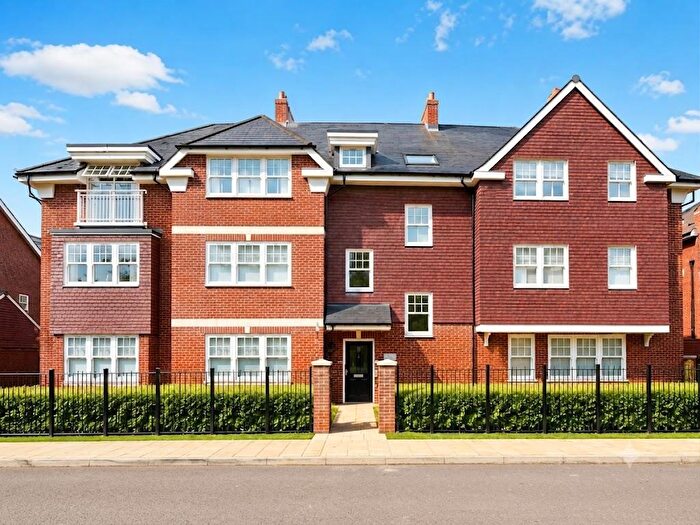 2 Bedroom Apartment For Sale In Rosebery Place, Mill Hill, NW7