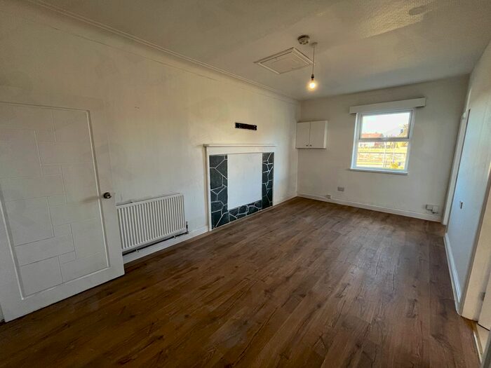 2 Bedroom Bungalow To Rent In Eastham Way, Manchester, M38