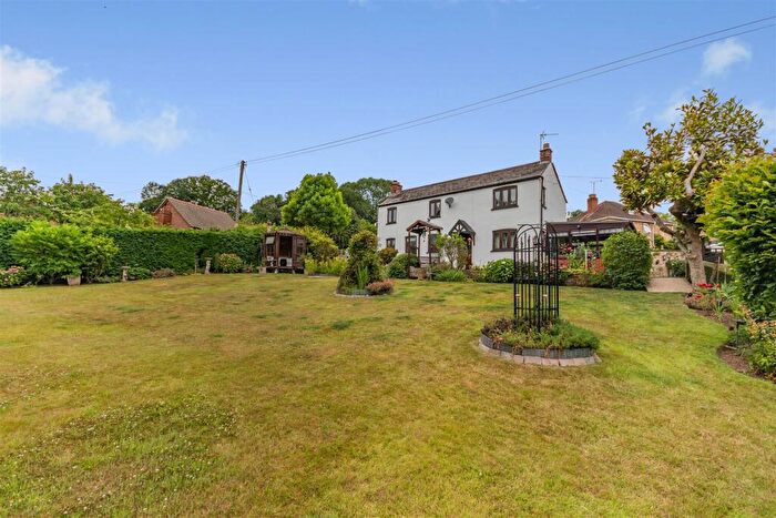 4 Bedroom Detached House For Sale In Cliffords Mesne, Newent, GL18