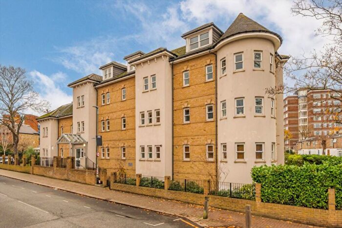 2 Bedroom Flat For Sale In Boundaries Road, Balham, SW12