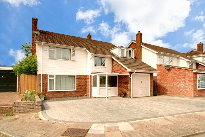 4 Bedroom Detached House For Sale In Warwick Close, Orpington, BR6