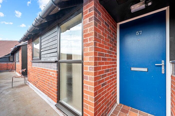 2 Bedroom Flat To Rent In Hamnett Court, Birchwood, WA3