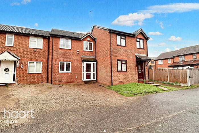 3 Bedroom Terraced House For Sale In Parsonage Road, West Thurrock, RM20
