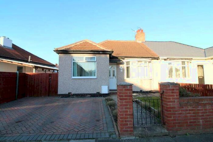 3 Bedroom Semi-Detached Bungalow To Rent In Debdon Gardens, North Heaton, Newcastle Upon Tyne, NE6