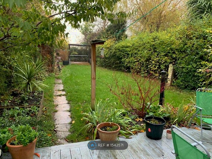 3 Bedroom Semi-Detached House To Rent In Tillyard Way, Cambridge, CB1