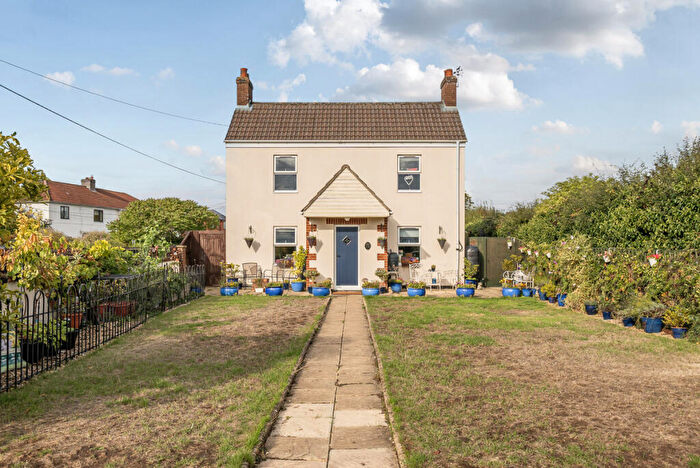 5 Bedroom Detached House For Sale In Woodrow Melksham, Wiltshire, SN12