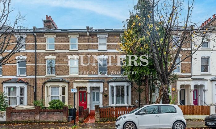 1 Bedroom Flat To Rent In Brooke Road, London, N16