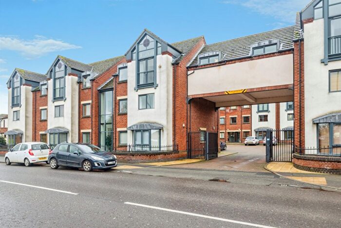 2 Bedroom Flat For Sale In Lincoln Road, North Hykeham, Lincoln, LN6