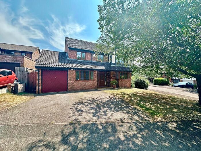 6 Bedroom Detached House For Sale In Osprey Rise, East Hunsbury, Northampton, NN4