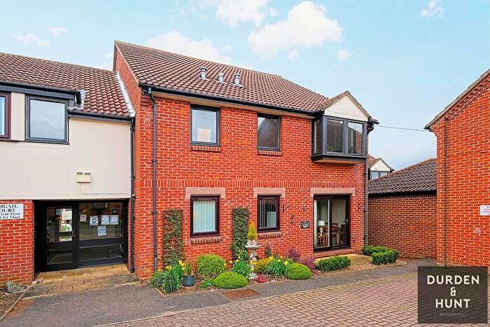 1 Bedroom Property For Sale In Abigail Court, Ongar, CM5