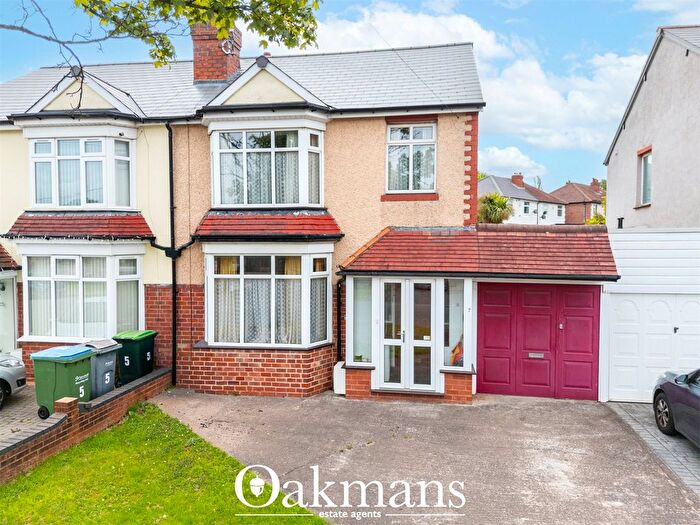 3 Bedroom Semi Detached House For Sale In Albert Road, Oldbury, West Midlands, B68