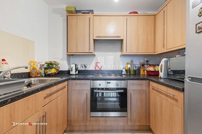 1 Bedroom Flat To Rent In Trentham Court, North Acton, W3