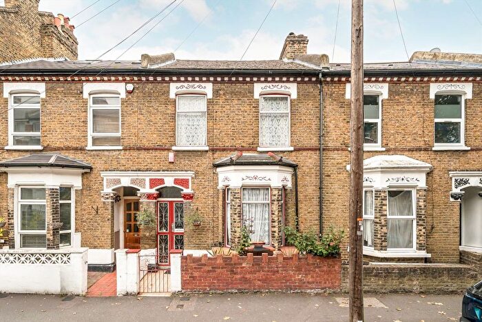 3 Bedroom Property For Sale In Dalyell Road, Brixton, SW9