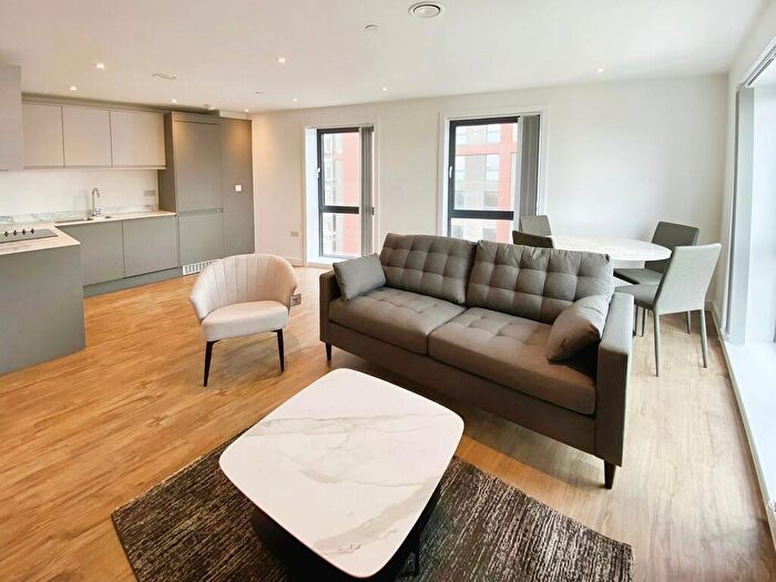 2 Bedroom Apartment To Rent In Phoenix, Saxton Lane, LS9