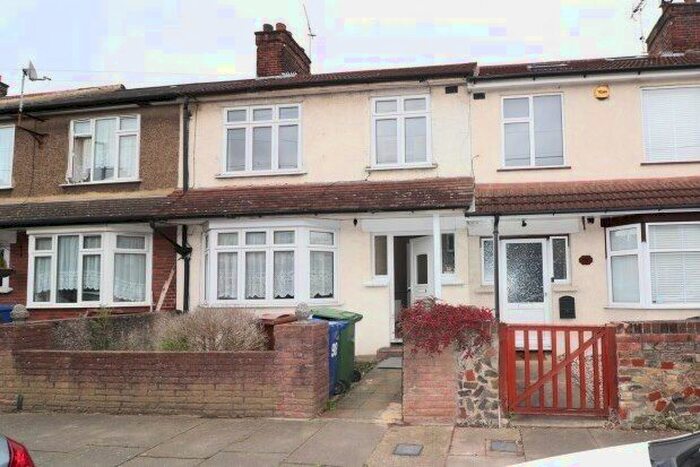 3 Bedroom Terraced House To Rent In Salisbury Road, Grays, RM17