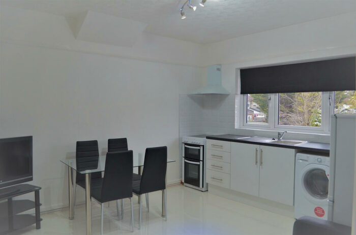 1 Bedroom Flat To Rent In Gantshill, IG2