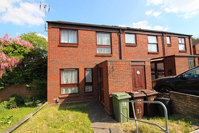 3 Bedroom End Of Terrace House To Rent In Dorking Close, Worcester Park, KT4