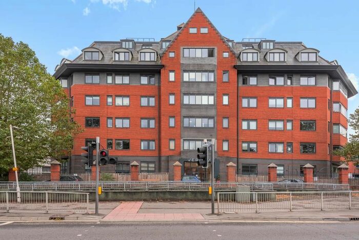 1 Bedroom Flat For Sale In Slough, Wellington Road, Slough, SL1