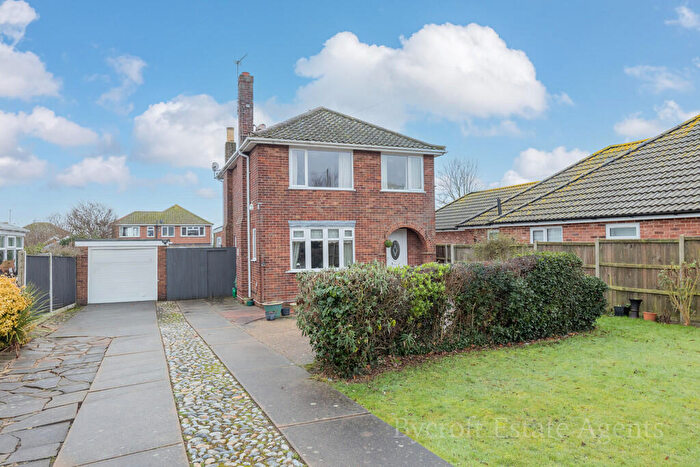 4 Bedroom Detached House For Sale In Ormesby Road, Caister-on-sea, Great Yarmouth, NR30