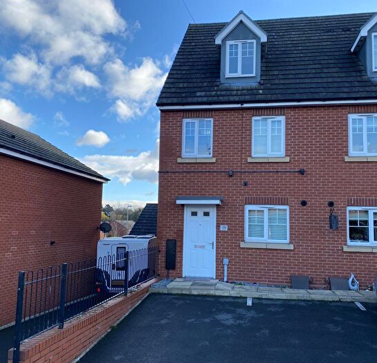 3 Bedroom Semi Detached House To Rent In High Street, Wollaston, DY8