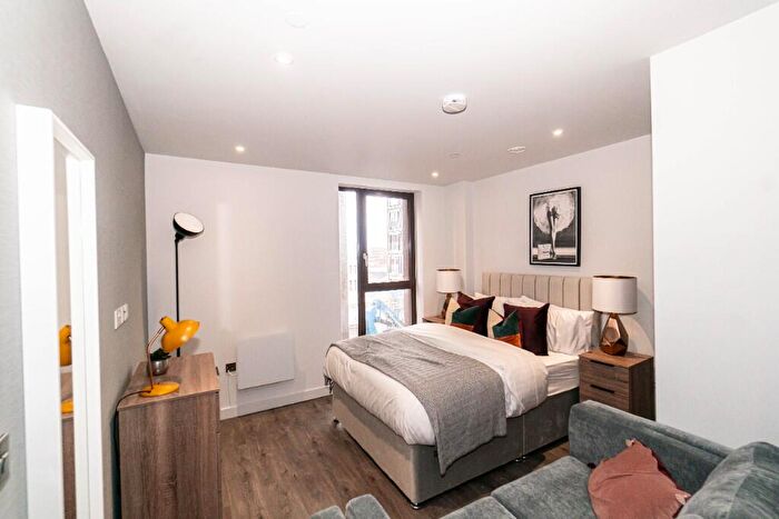 Studio To Rent In Parliament Square, L1