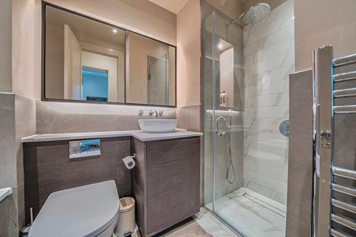 1 Bedroom Flat To Rent In Barrons Chase, Petersham/Richmond, TW10