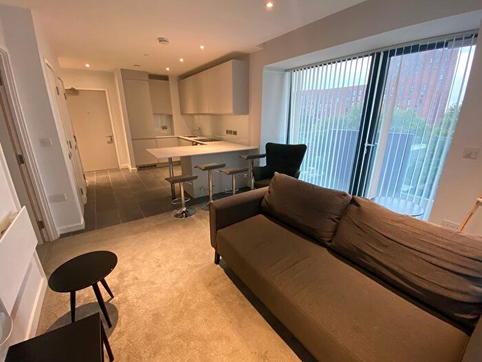 2 Bedroom Flat To Rent In Bury Street, Salford, M3