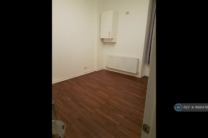 2 Bedroom Flat To Rent In Middleton Street, Glasgow, G51