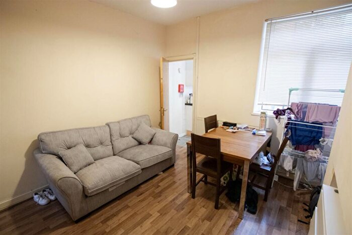 4 Bedroom House To Rent In Winnie Road, Birmingham, West Midlands, B29