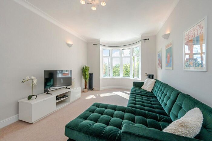2 Bedroom Flat To Rent In William Court, Hall Road, NW8