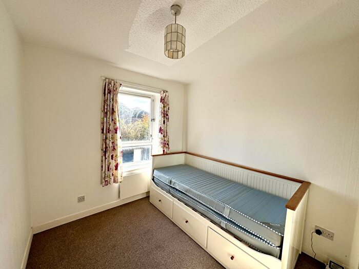 2 Bedroom Flat To Rent In Liberton Gardens, Alnwickill, Edinburgh, EH16