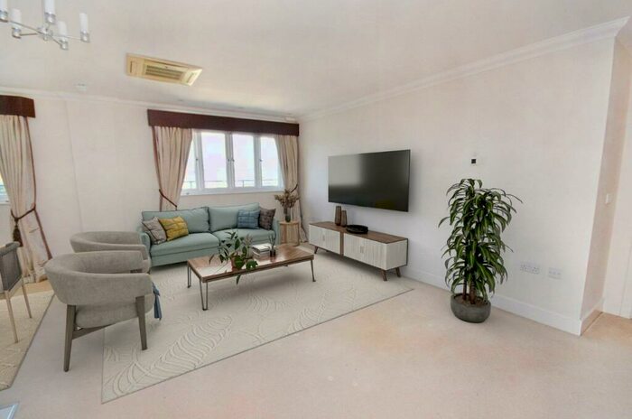 2 Bedroom Flat To Rent In Compton Street, Eastbourne, BN21