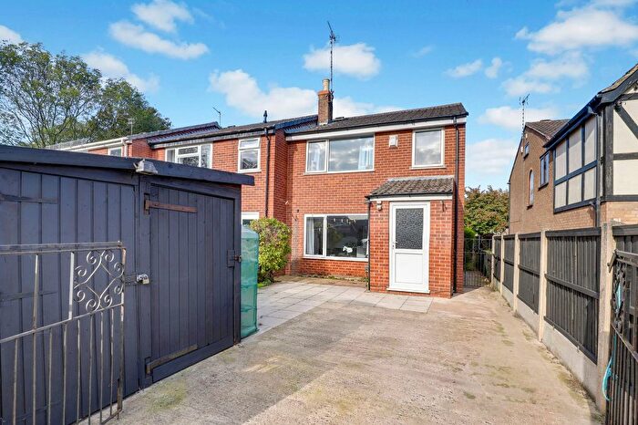 3 Bedroom Terraced House For Sale In Sudbury Court, Long Eaton, NG10