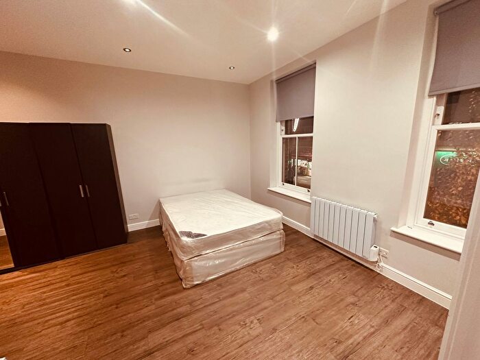 Studio To Rent In High Street, Barnet, EN5