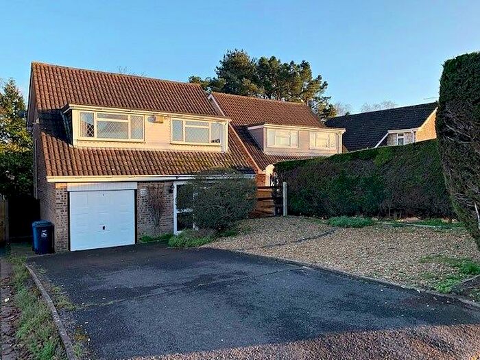 3 Bedroom Detached House To Rent In Broadstone, BH18
